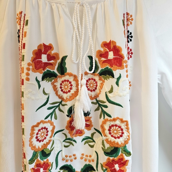 Boho Style Embroidered Dress - Picture 2 of 8
